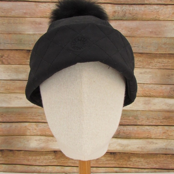 UGG Black Quilt Pattern Hat w/ Pom Pom O/S - Picture 3 of 13